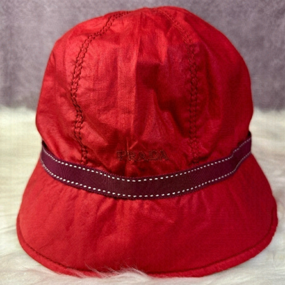 PRADA 💯 cotton hat in red